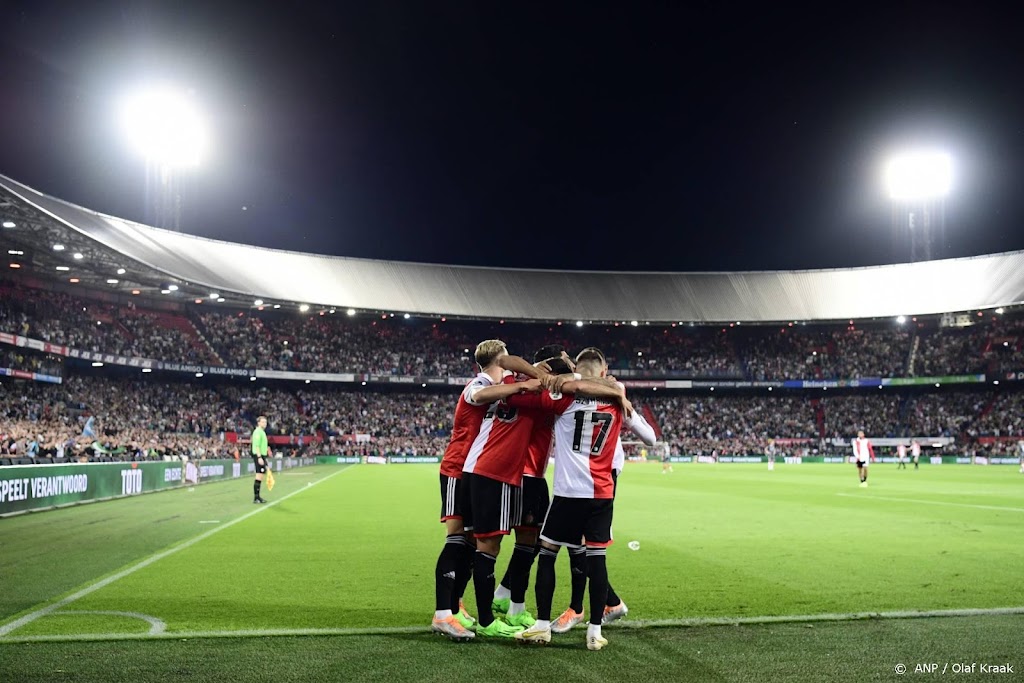 Feyenoord dankzij nieuwkomers in slotfase ruim langs FC Emmen