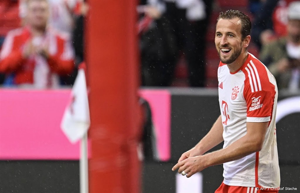 Aanvaller Kane scoort tweemaal voor Bayern München tegen Augsburg