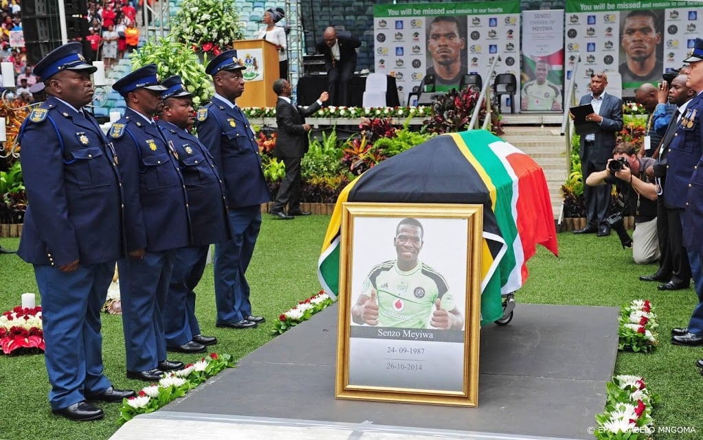 Vijf verdachten aangeklaagd voor moord in 2014 op doelman Meyiwa