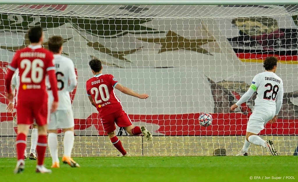 Liverpool met 'tweede keus' maar net langs Midtjylland
