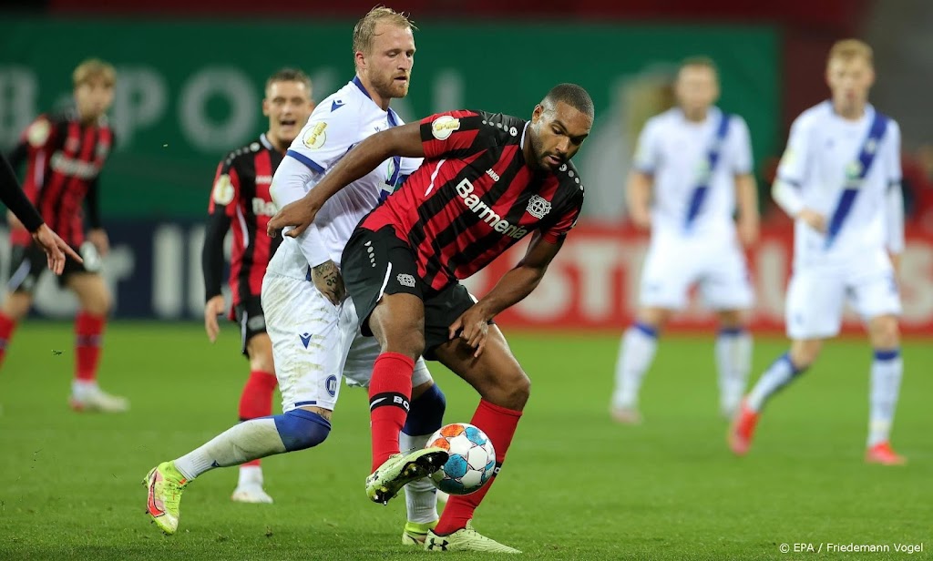 Bayer Leverkusen laat zich ondanks doelpunt Frimpong verrassen