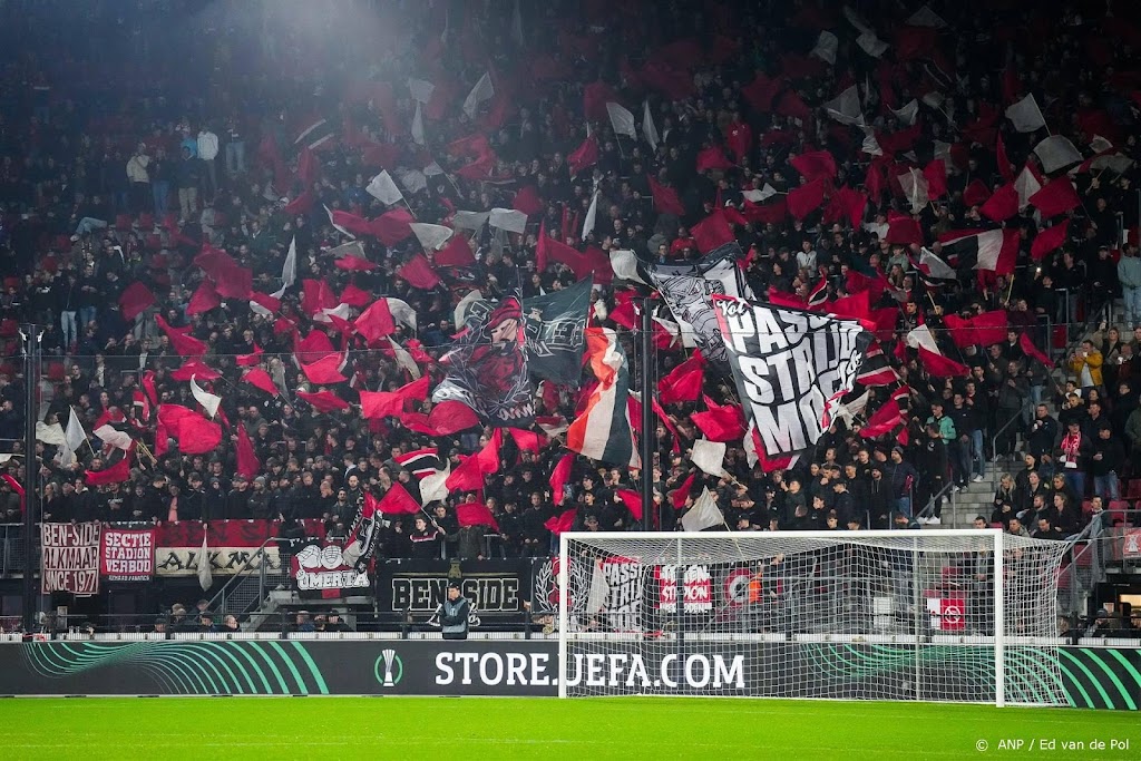 52 aanhoudingen voor duel AZ - Aston Villa op station Alkmaar