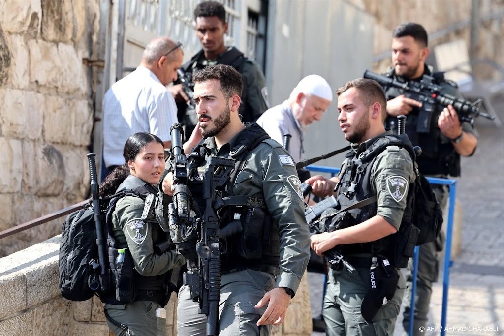 Israël houdt jonge moslims tegen bij Al-Aqsa