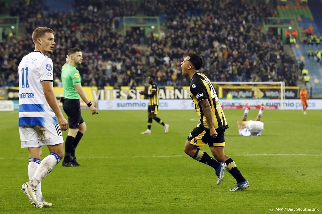 Cocu pakt met Vitesse punt in eigen huis tegen PEC