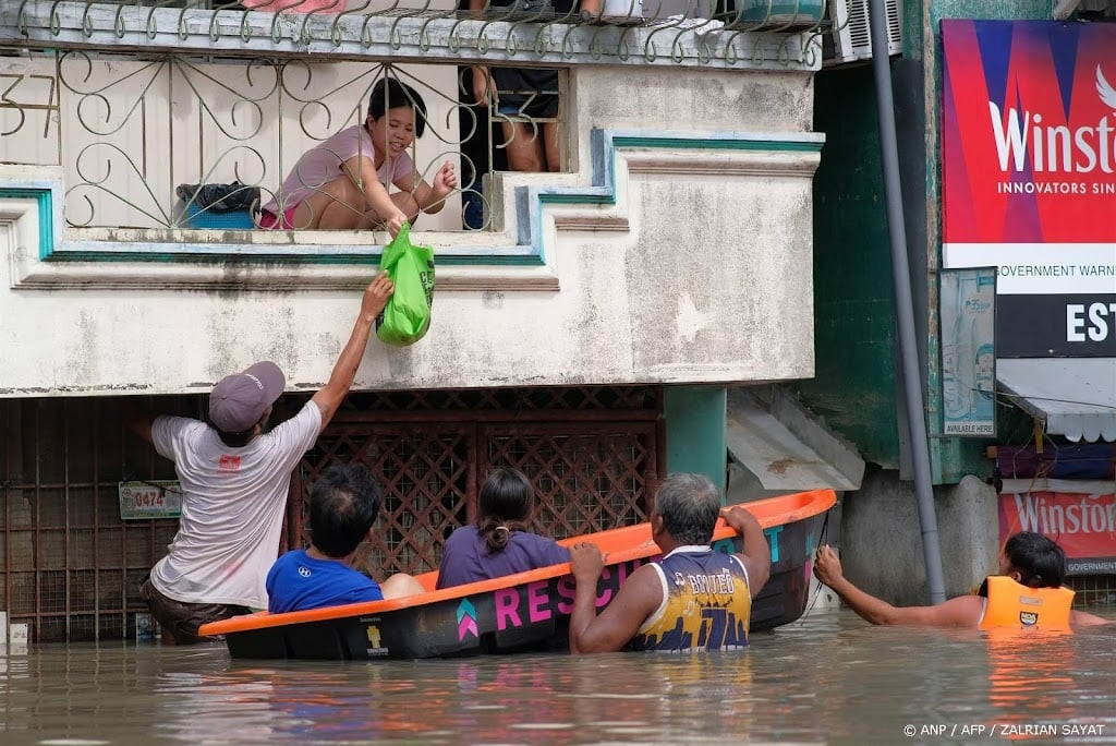 Storm Trami geland in Vietnam, dodental Filipijnen boven de 100