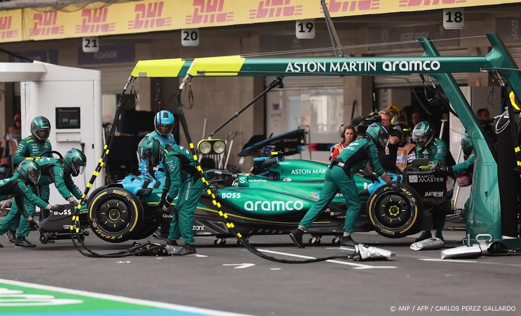 Alonso valt voortijdig uit in zijn vierhonderdste grand prix