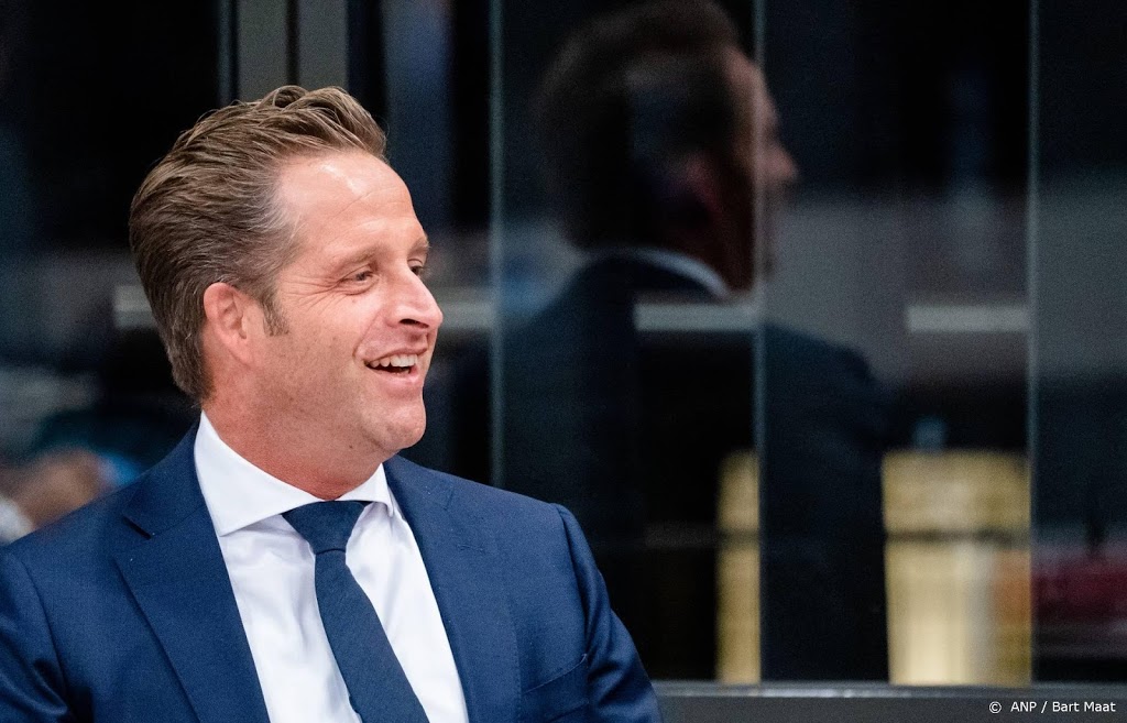 De Jonge: kritische vragen over vaccin horen bij testfase