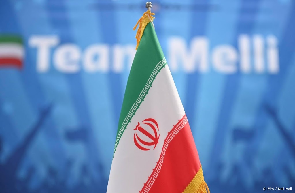 Voetbalbond VS toont vlag Iran zonder logo Islamitische republiek