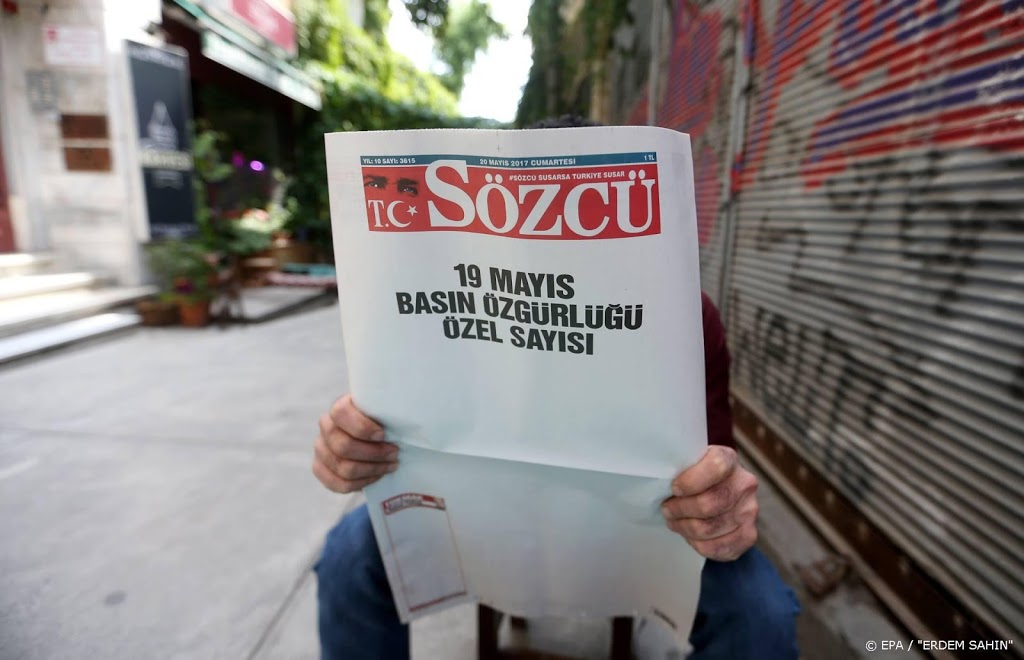 Celstraffen voor zes journalisten Turkse oppositiekrant