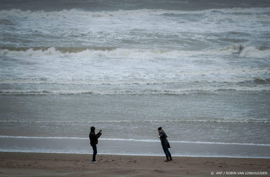 Eerste winterstorm bereikt op zee windkracht 10