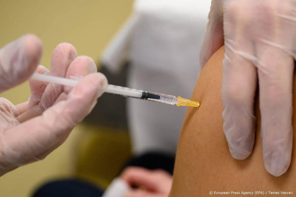 EMA scherpt advies aan: tweede prik coronavaccin Pfizer na 3 weken