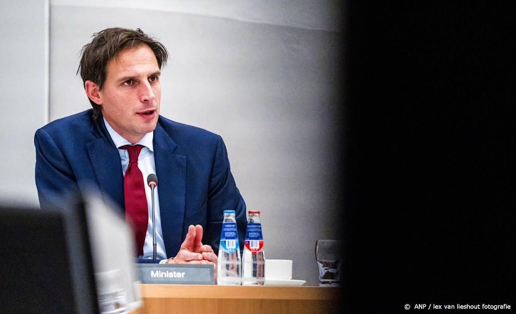 Hoekstra voorzichtig positief om verder te praten over Oekraïne