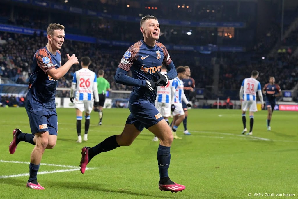 Vitesse weet weer wat winnen is na zege bij Heerenveen