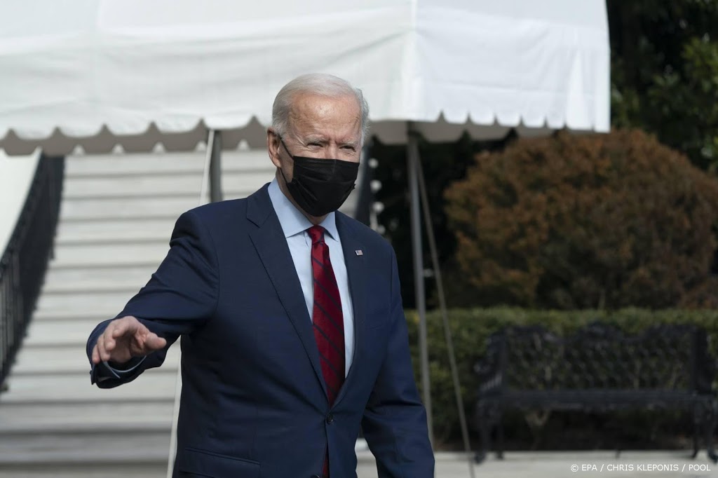 Biden is blij met derde vaccin maar roept ook op tot waakzaamheid