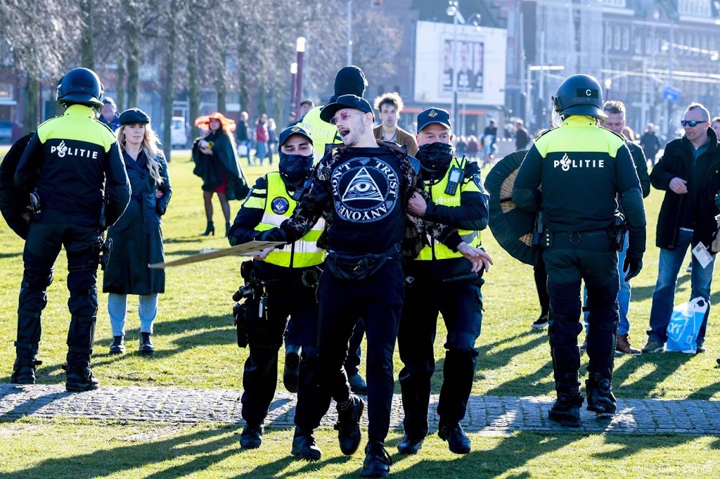 Zeventien aanhoudingen bij demonstratie Museumplein