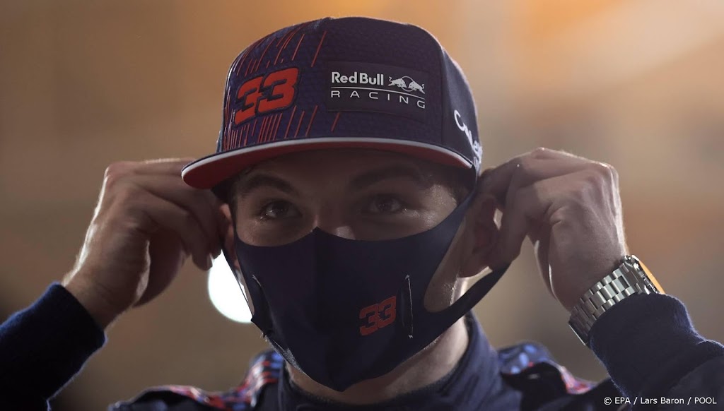 Verstappen start jacht op titel vanaf poleposition in Bahrein