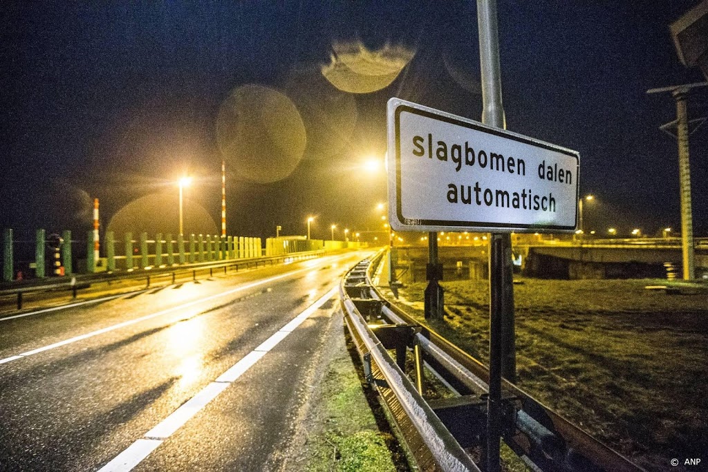Verkeer kan weer naar Friesland over Afsluitdijk