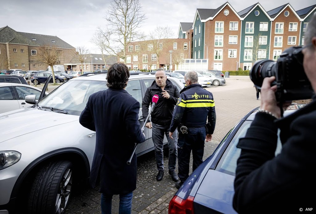 Politie: onderzoek naar man die inreed op verslaggever Urk
