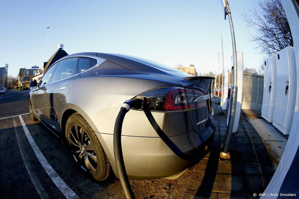Autobouwers: veel te weinig laadpalen gepland in Europa