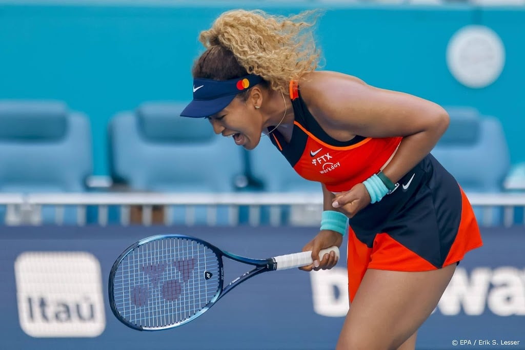 Osaka met glimlach naar kwartfinales tennistoernooi Miami