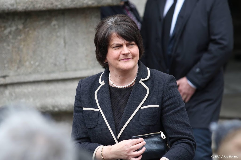 Regeringsleider Noord-Ierland kondigt vertrek aan