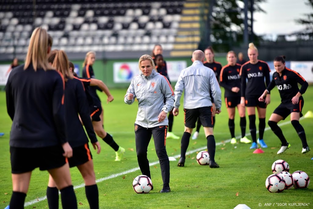 EK-kwalificatie voetbalsters in september verder