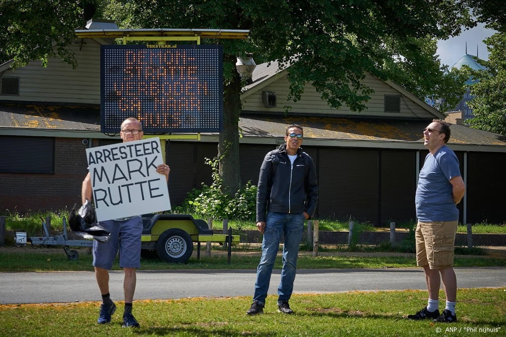 Noodbevel Remkes, politie doet aanhoudingen op Malieveld