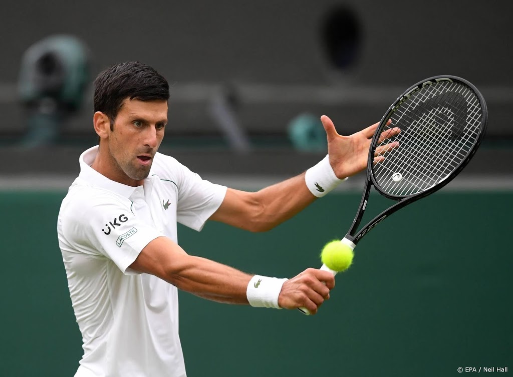 Djokovic op Wimbledon in vier sets langs Britse tiener