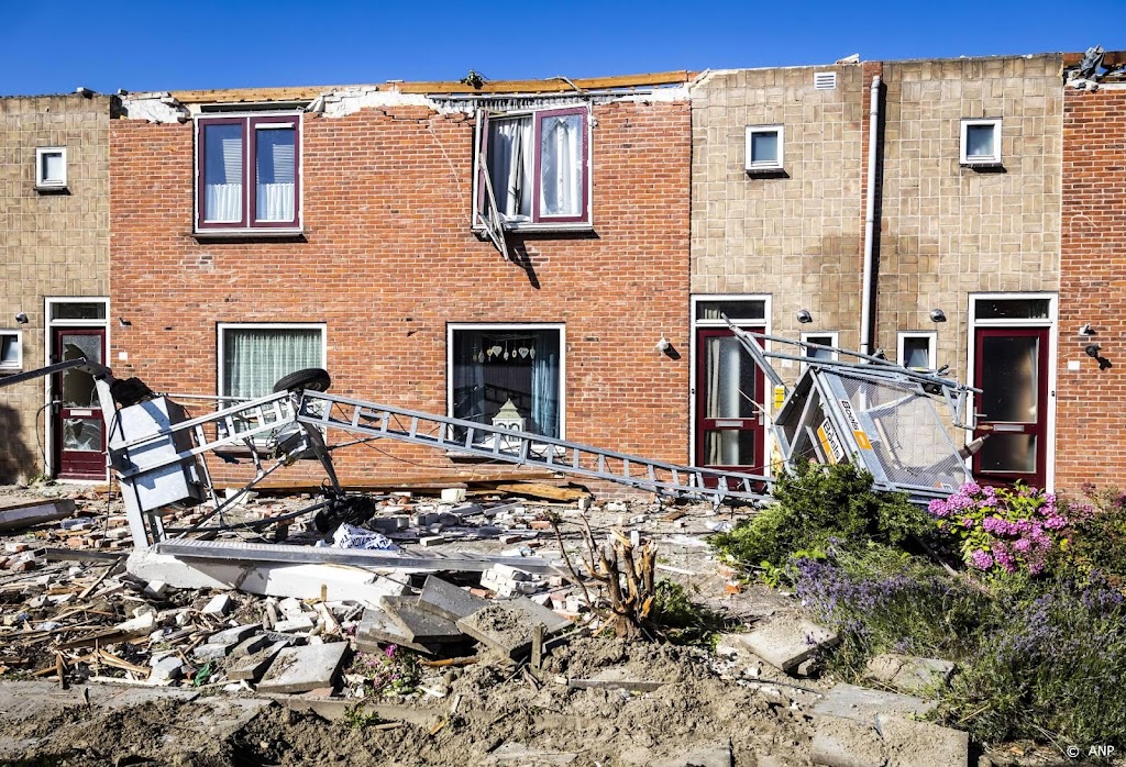 Ongeveer 150 huizen zwaar beschadigd na windhoos Zierikzee