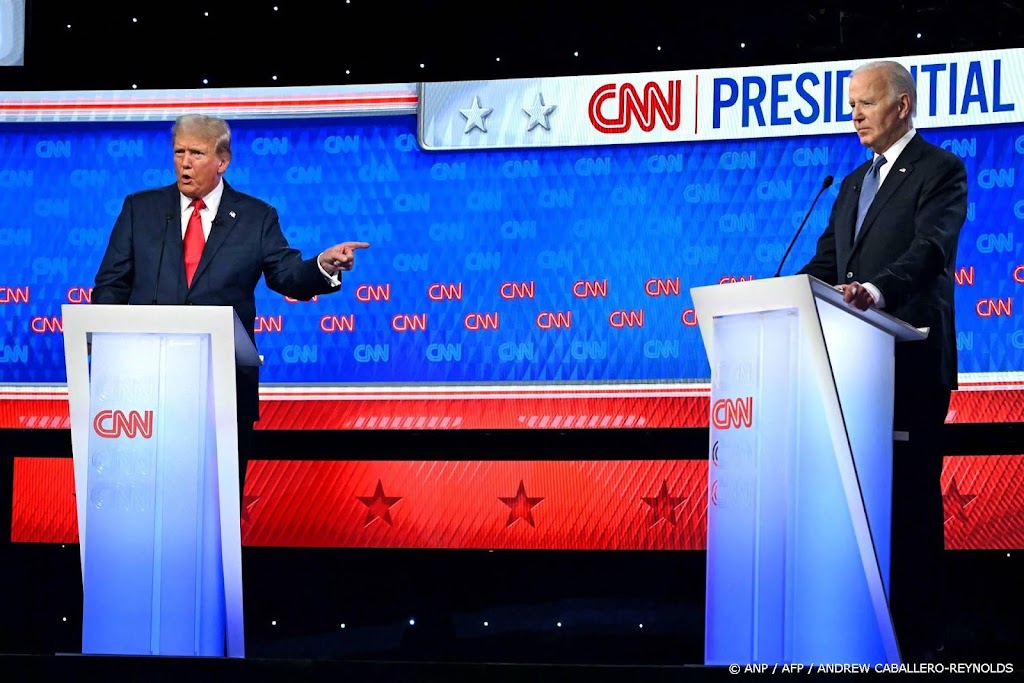Trump rijgt onjuiste beweringen aaneen in tv-debat met Biden