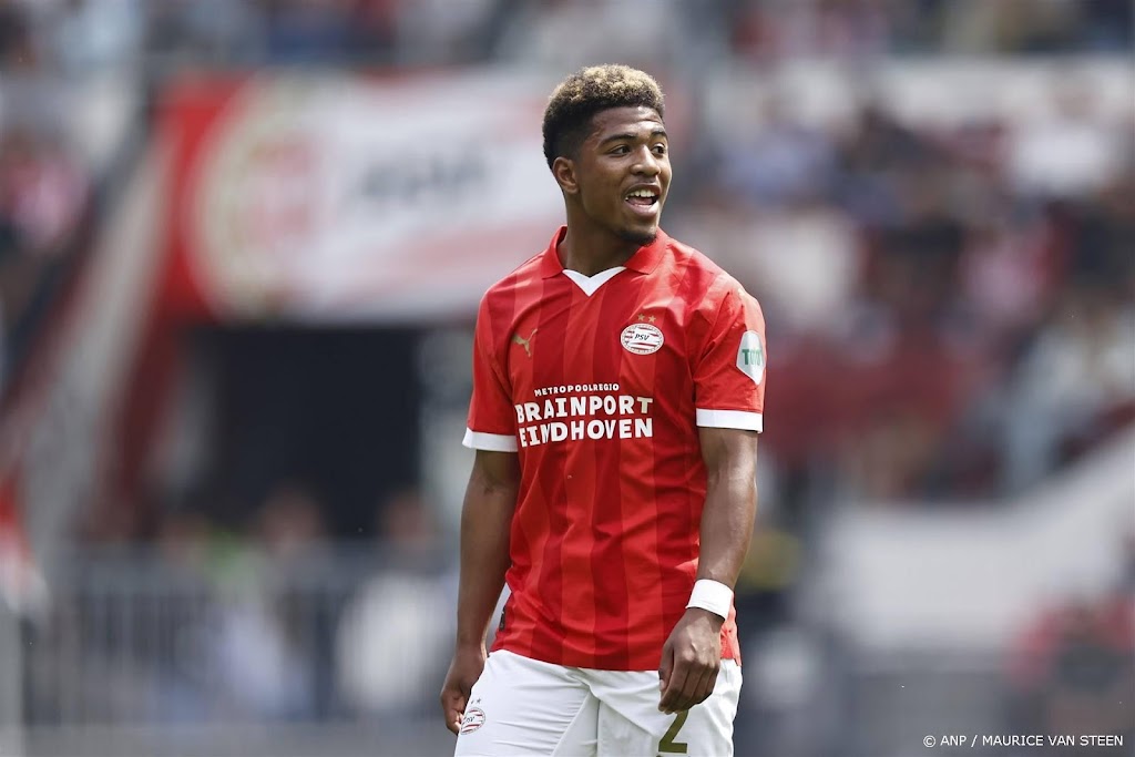 Verdediger Sambo verruilt PSV voor Burnley FC