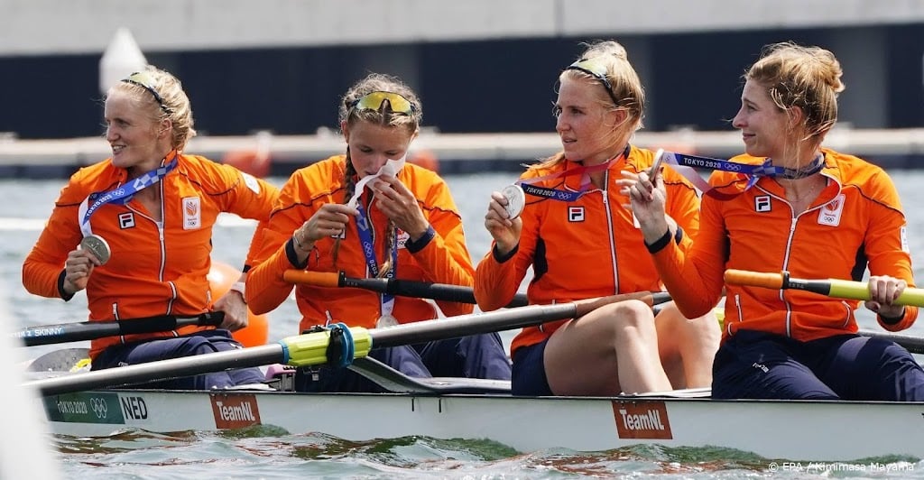 'Weerbare' roeisters vier-zonder doen toch iets goed met zilver