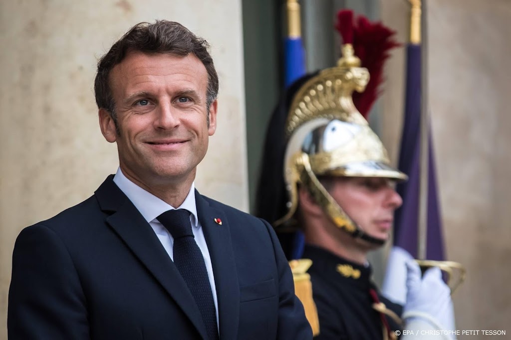 Macron in 'noodzakelijke dialoog' met Saudische kroonprins