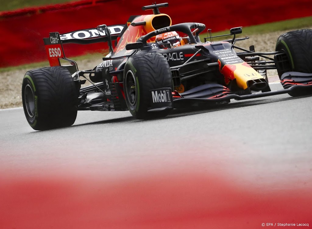Verstappen pakt pole voor GP België in natte kwalificatierace