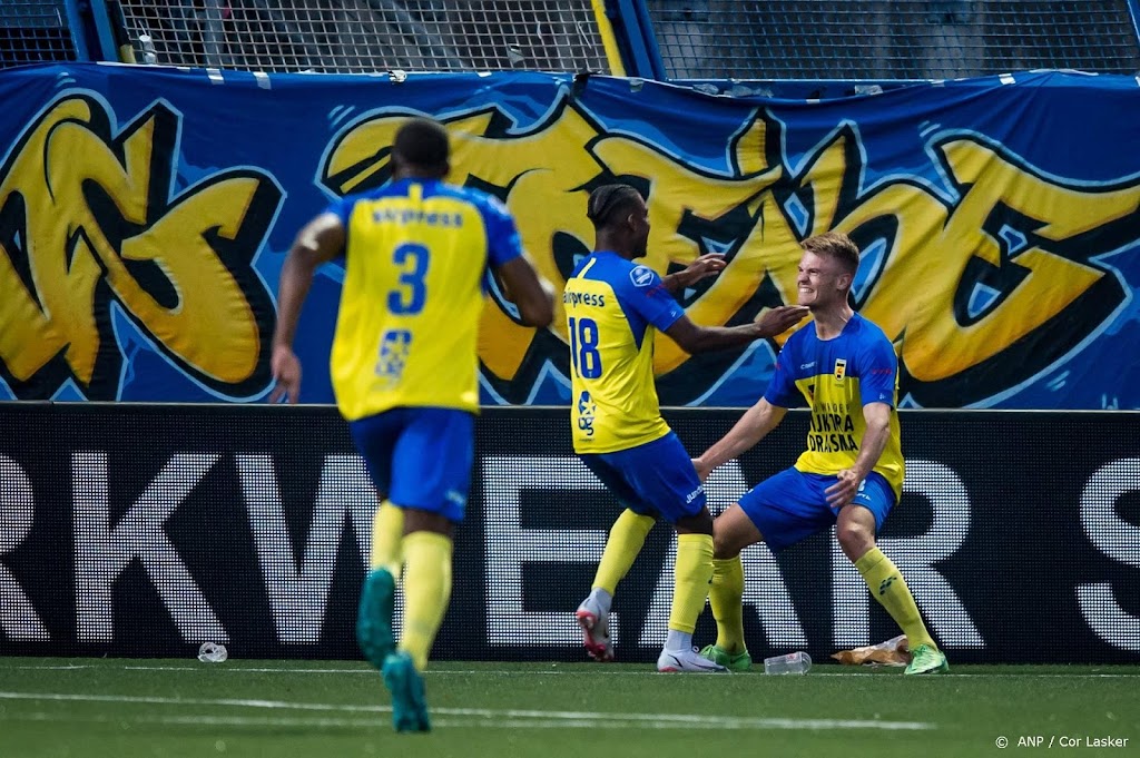SC Cambuur verslaat tiental FC Twente met 2-0