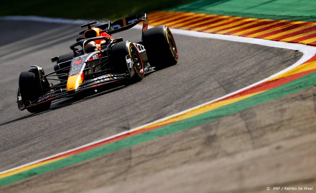 Oppermachtige Verstappen verstevigt WK-leiding met zege in België