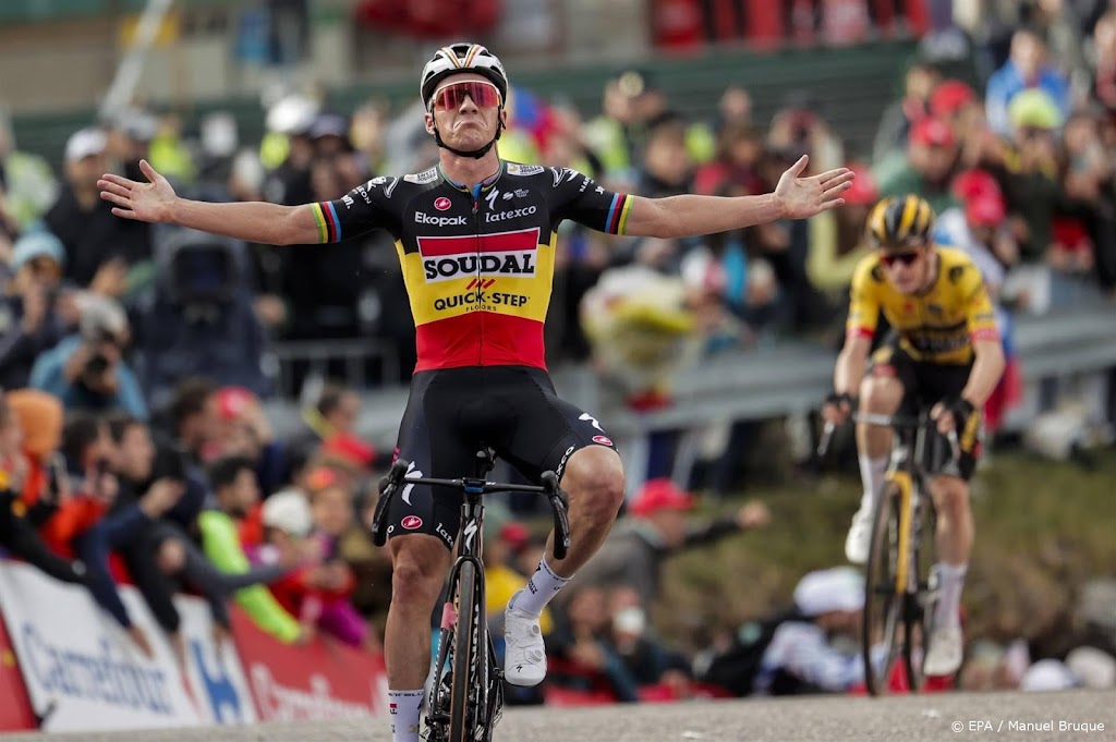 Etappewinnaar Evenepoel uit kritiek na botsing achter de finish