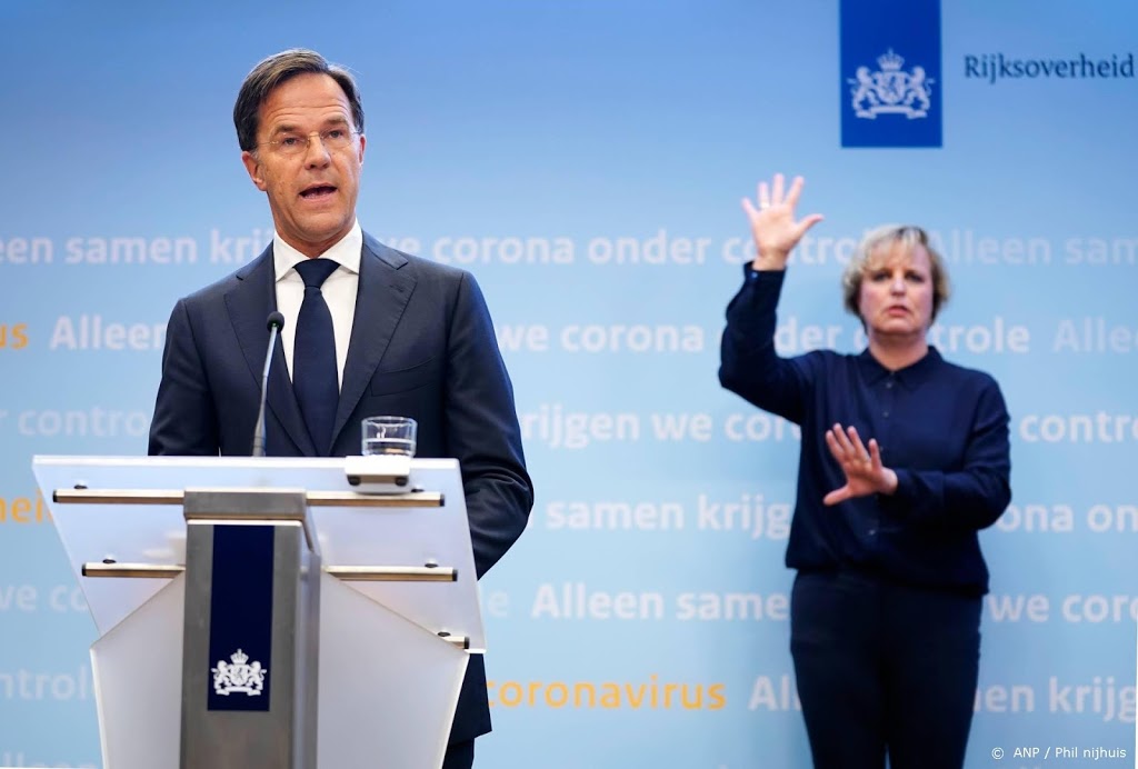 Rutte: ouders moeten sportende kinderen afleveren bij het hek