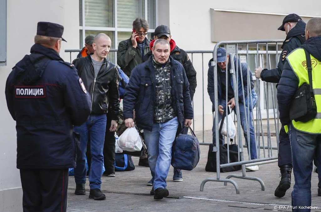 Kremlin schrapt uitreisverbod mannen na mogelijke interne ruzie