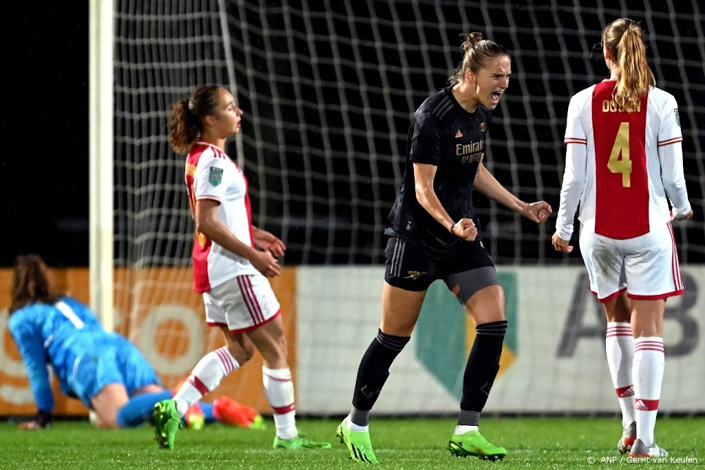 Miedema houdt voetbalsters Ajax uit de Champions League