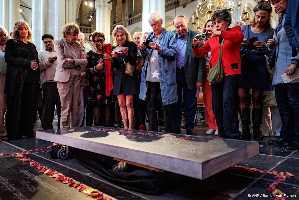 Schrijverssteen voor Annie M.G. Schmidt onthuld in Amsterdam
