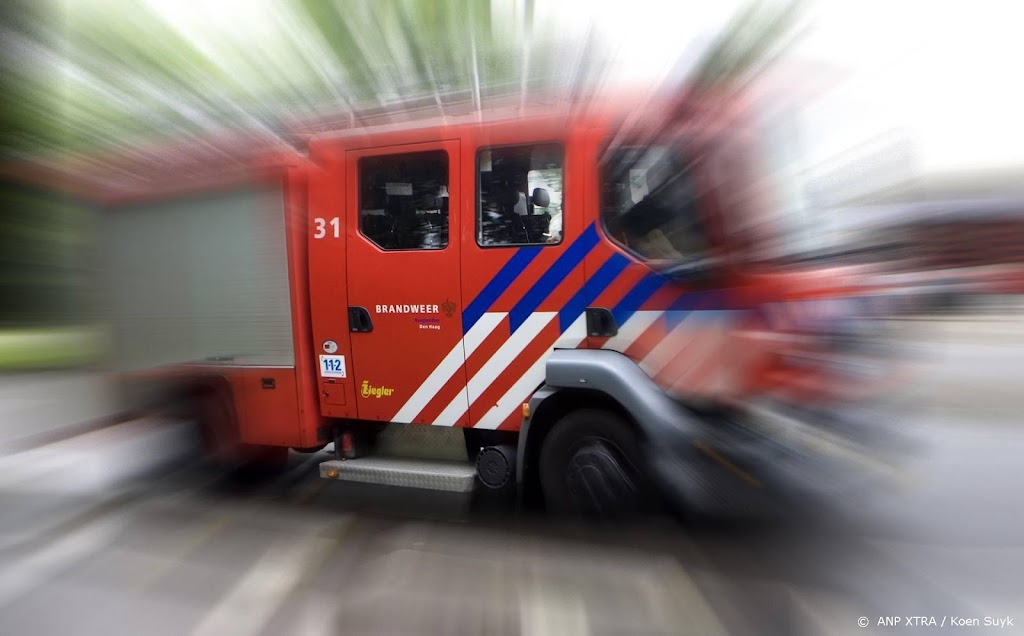 Zeer grote brand bij bloembollenbedrijf Den Helder onder controle