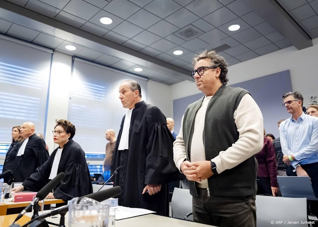 Borsato verlaat bij uitzondering de rechtbank via achteruitgang