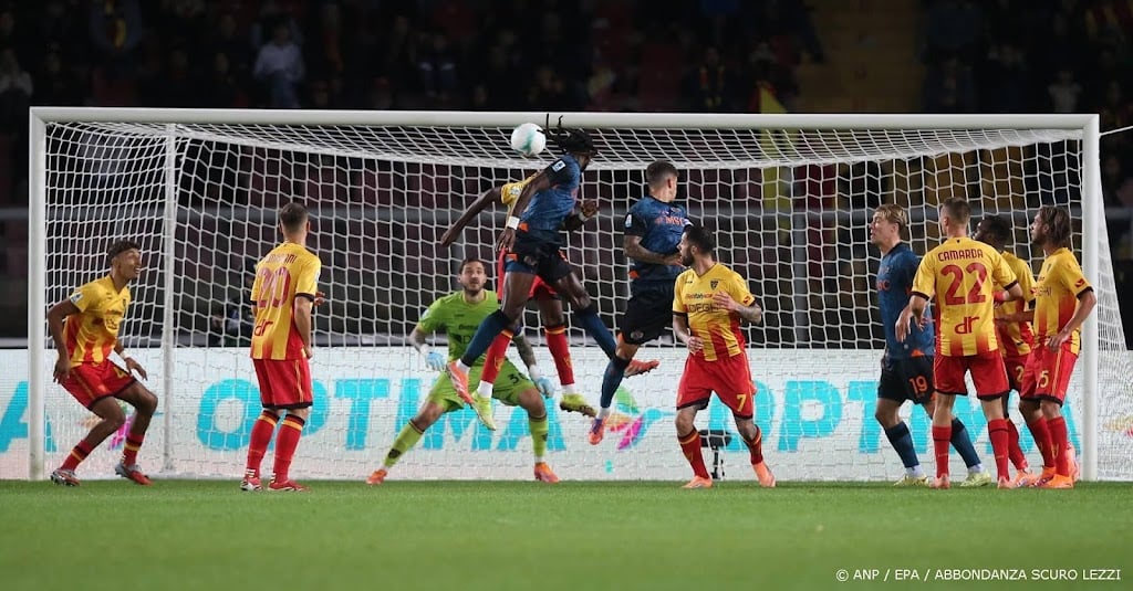 Zuinige zege koploper Napoli bij Lecce