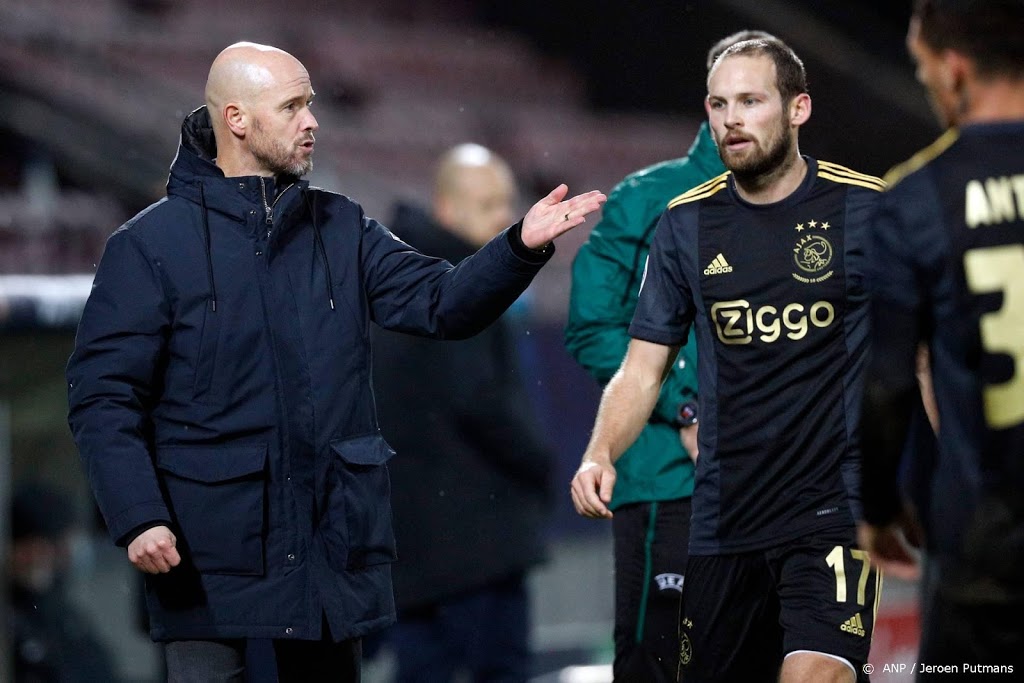 Ajax-trainer Ten Hag rekent op Blind tegen Liverpool