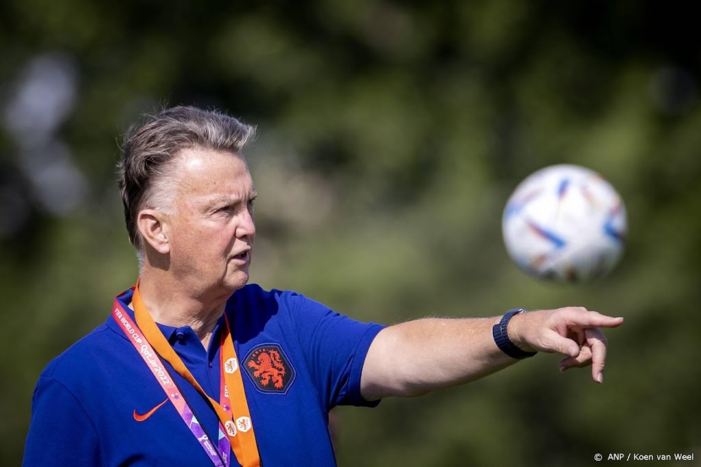 Bondscoach Van Gaal houdt tegen Qatar vast aan 5-3-2-systeem