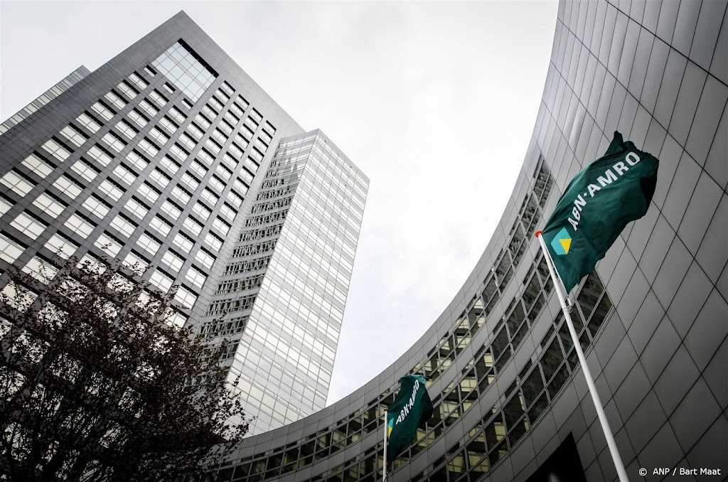 Aandacht voor ABN AMRO op Damrak na adviesverlaging