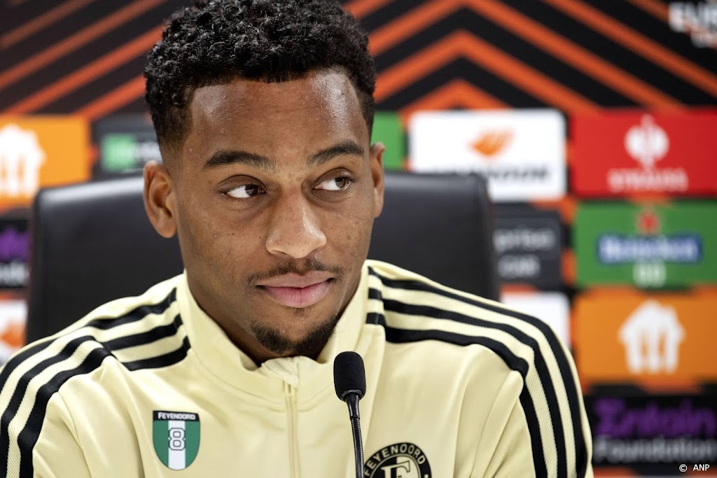 Feyenoord boekt ruime oefenzege op Emmen, blessure Timber