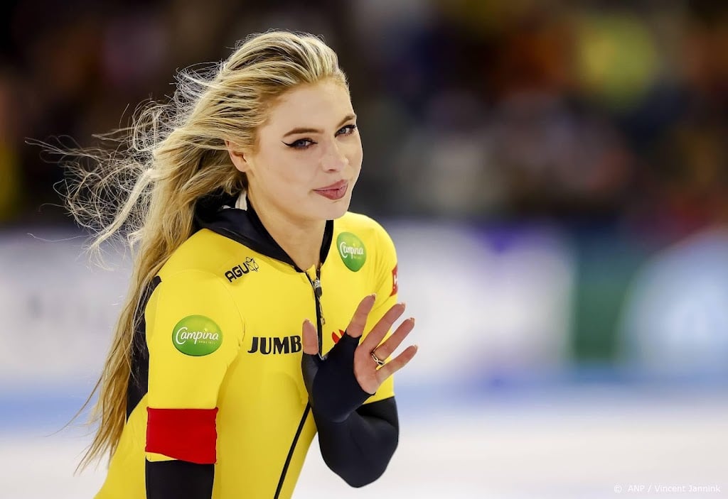 Schaatsster Leerdam op NK sprint snelste op tweede 500 meter