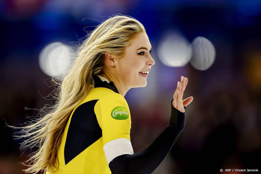 Schaatsster Leerdam met overmacht naar derde titel NK sprint